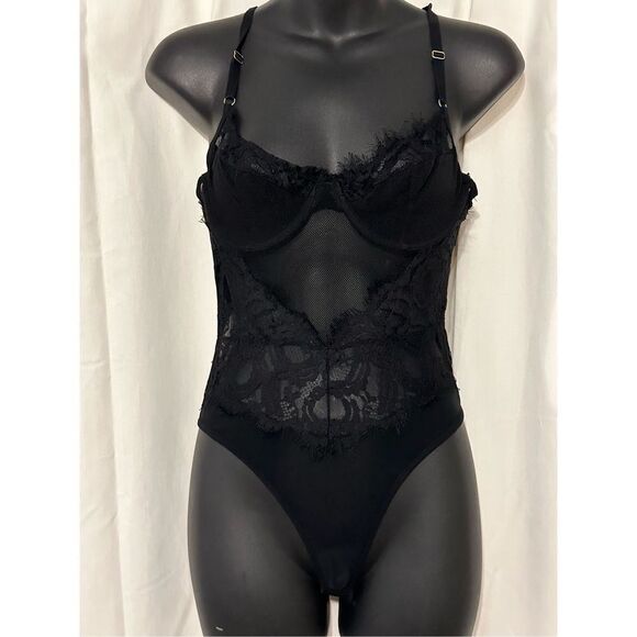 GREAT CONDITION Classic Sexy Floral Lace Underwire Teddy Bodysuit SIZE small bla - Picture 1 of 8
